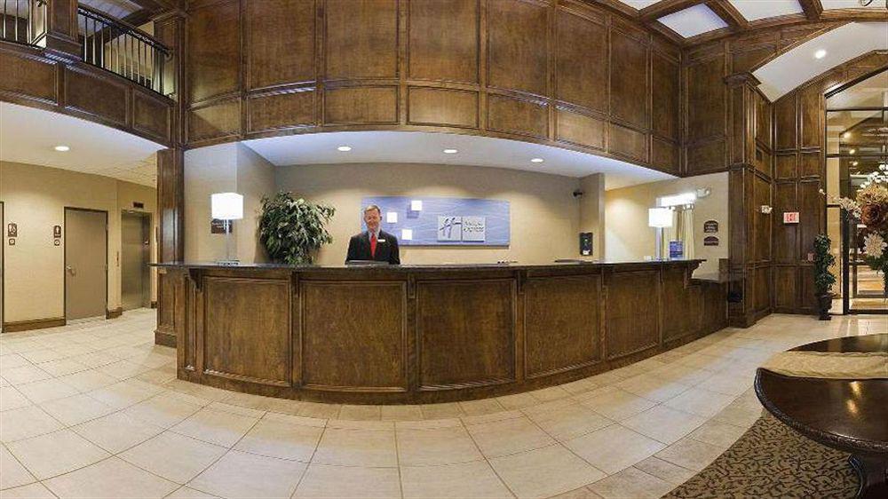Holiday Inn Express Hotel Kansas City - Bonner Springs By Ihg Eksteriør billede