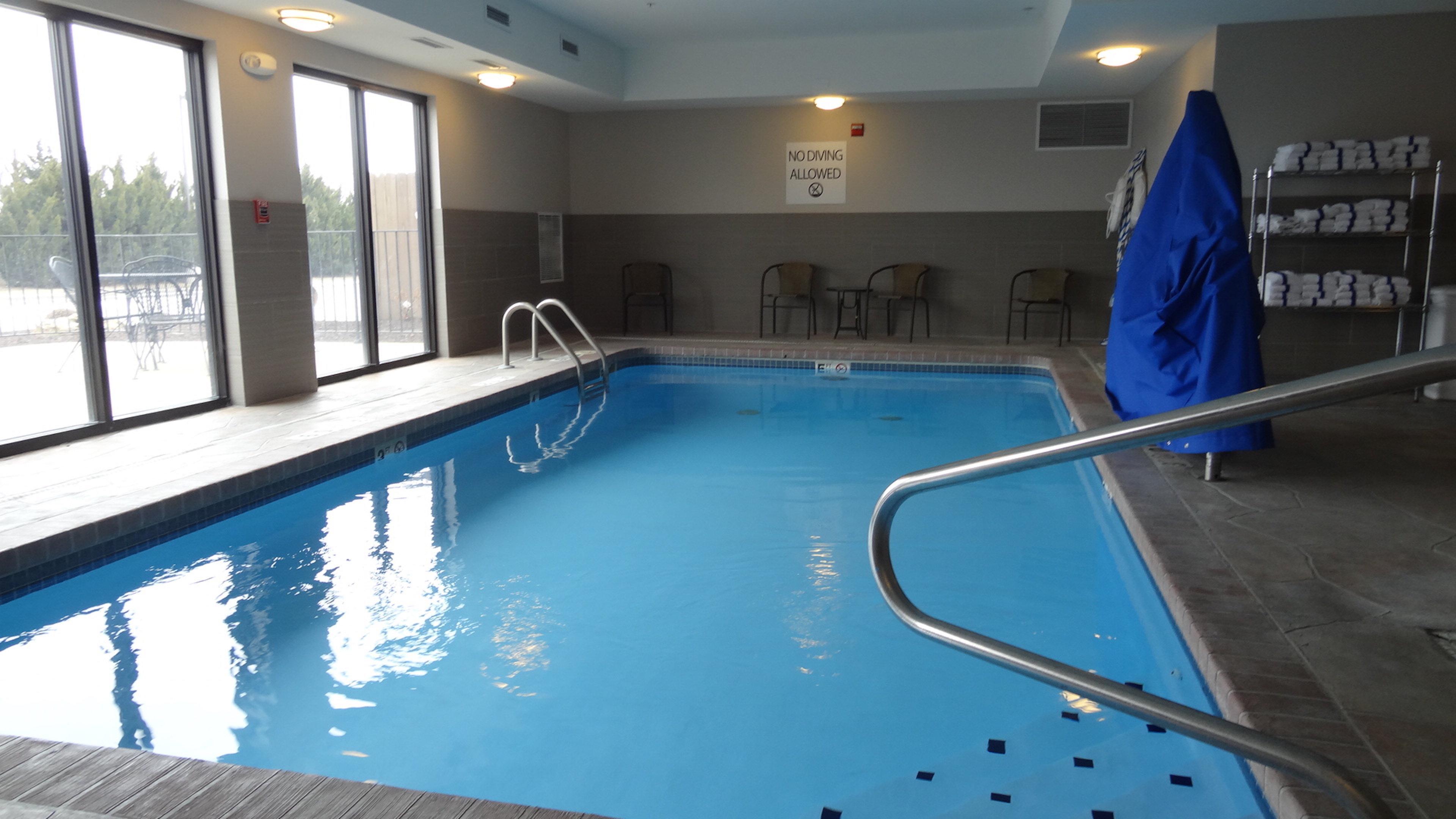 Holiday Inn Express Hotel Kansas City - Bonner Springs By Ihg Eksteriør billede