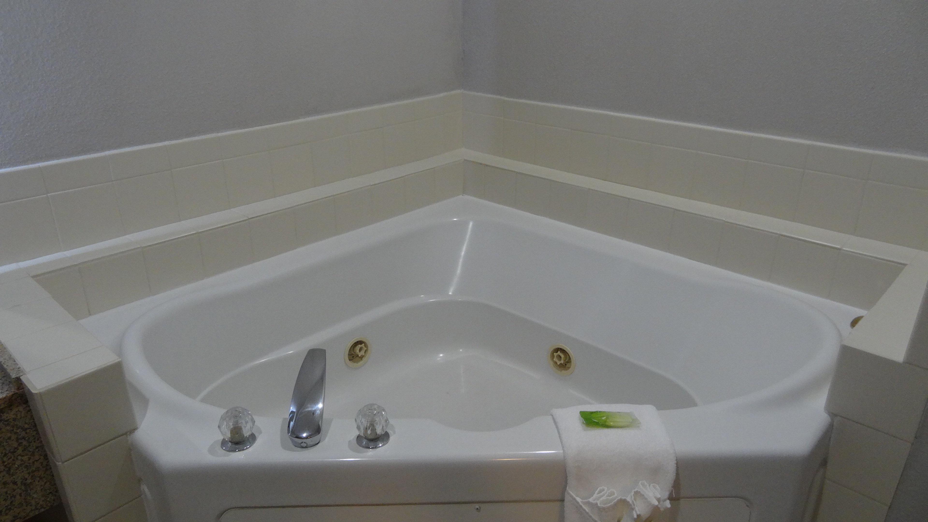 Holiday Inn Express Hotel Kansas City - Bonner Springs By Ihg Eksteriør billede
