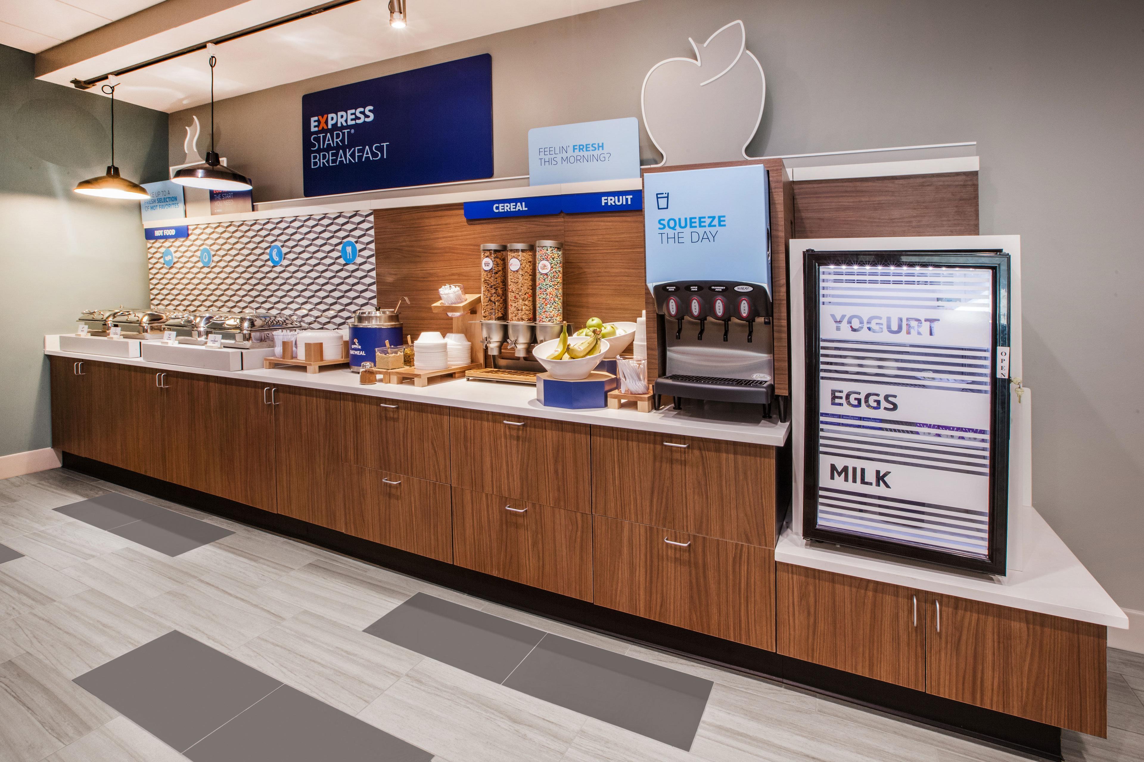 Holiday Inn Express Hotel Kansas City - Bonner Springs By Ihg Eksteriør billede