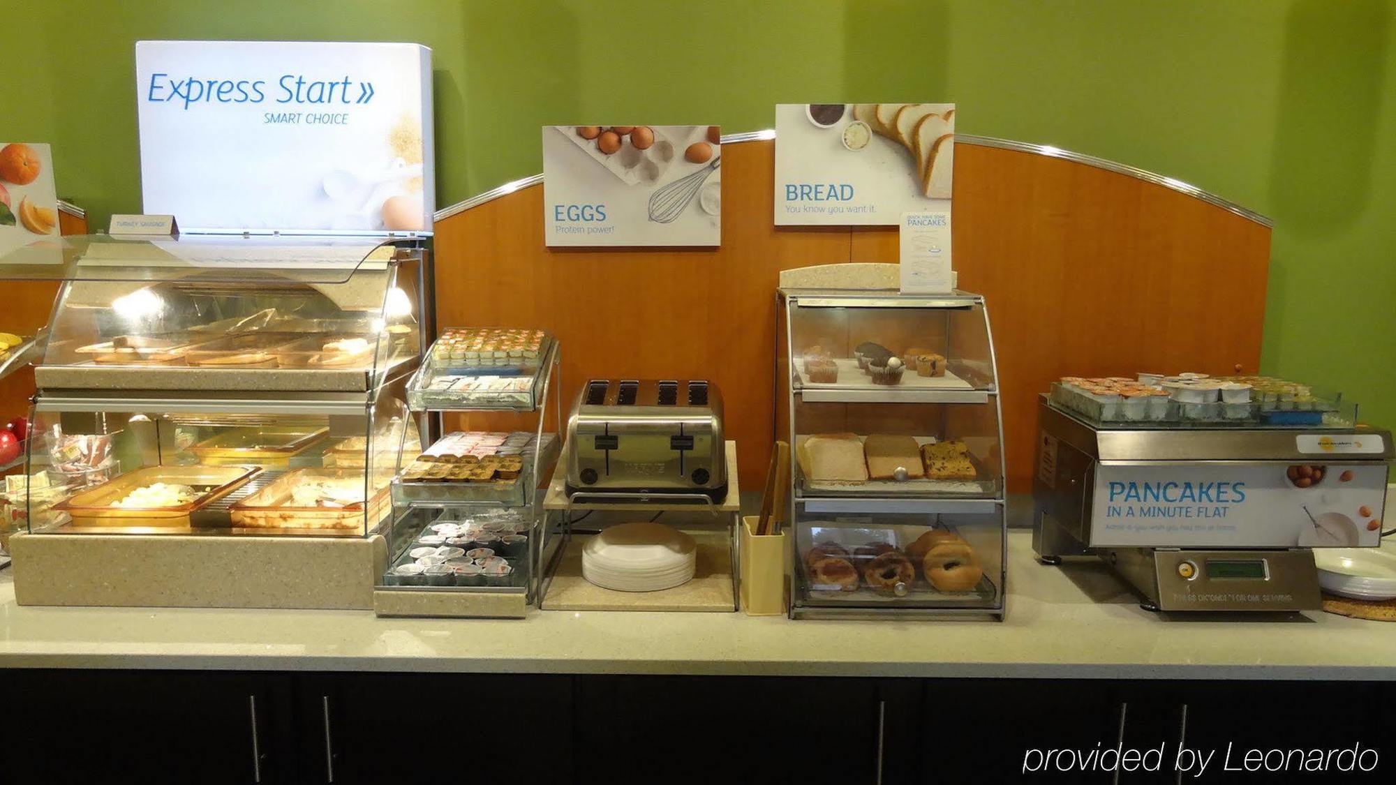 Holiday Inn Express Hotel Kansas City - Bonner Springs By Ihg Eksteriør billede
